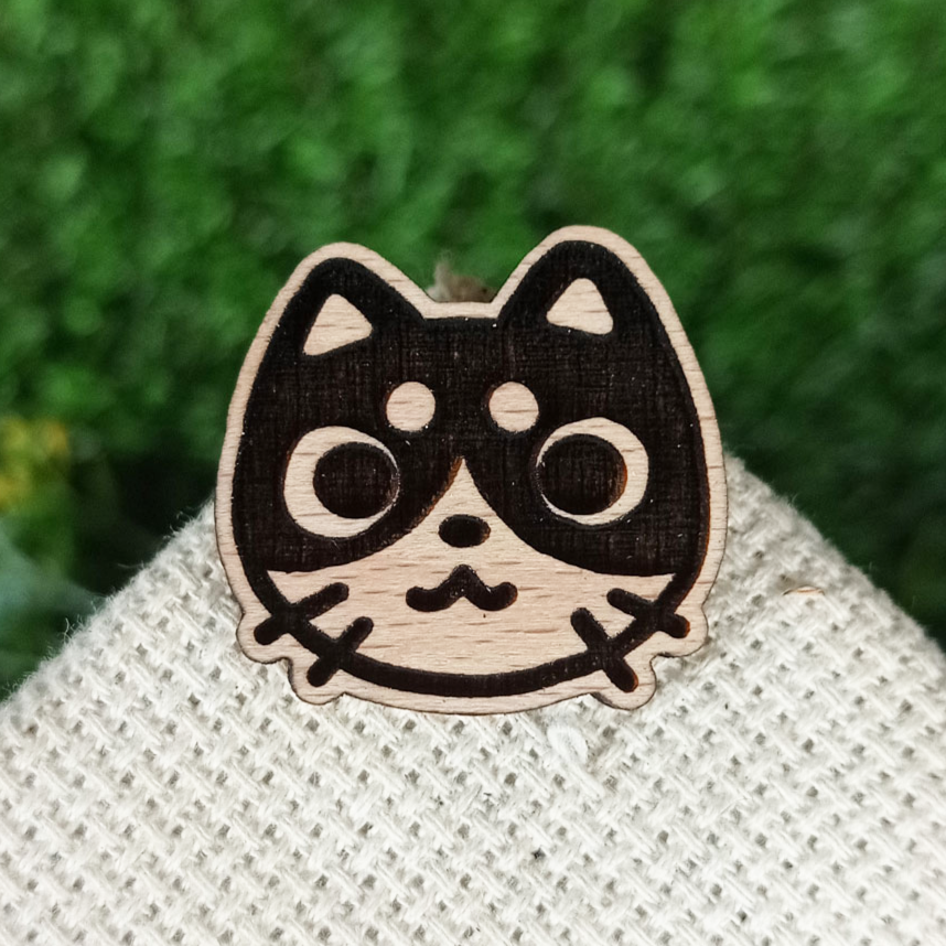 BLACK KITTY WOOD PIN