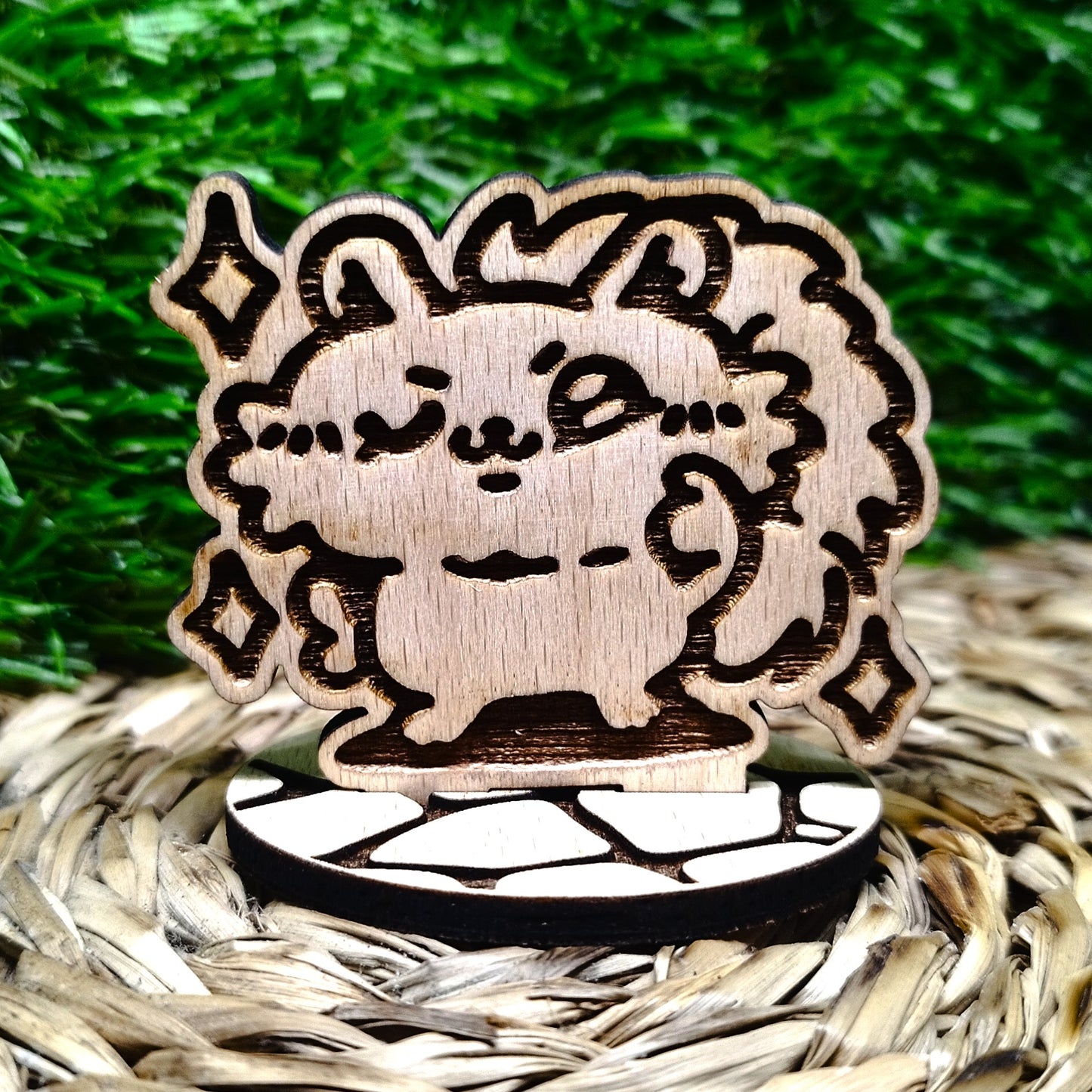 GREEDY SQUIRREL WOOD STANDEE