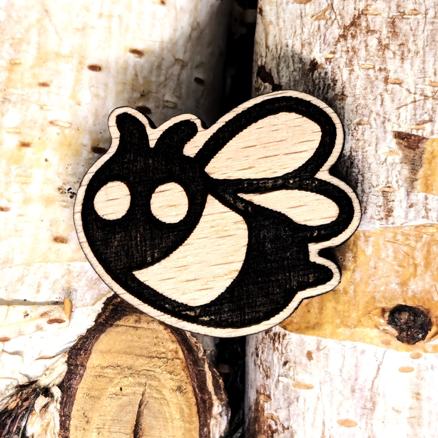 BEE WOOD PIN