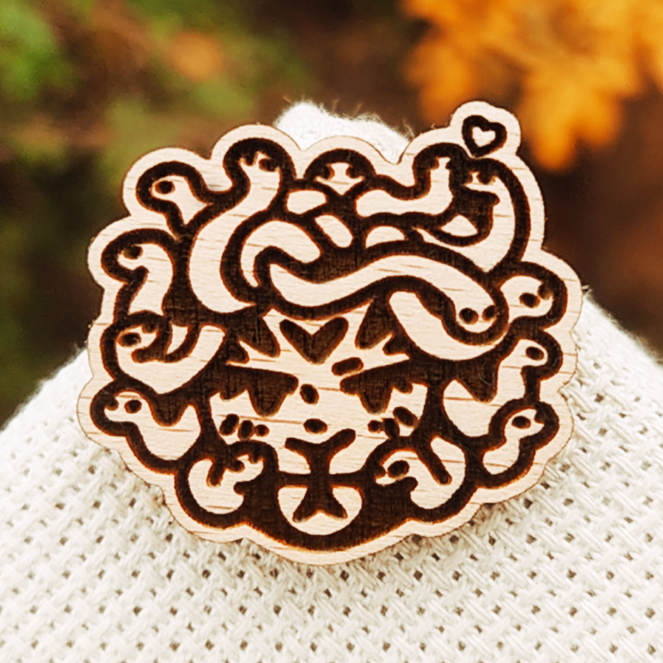 MEDUSA WOOD PIN