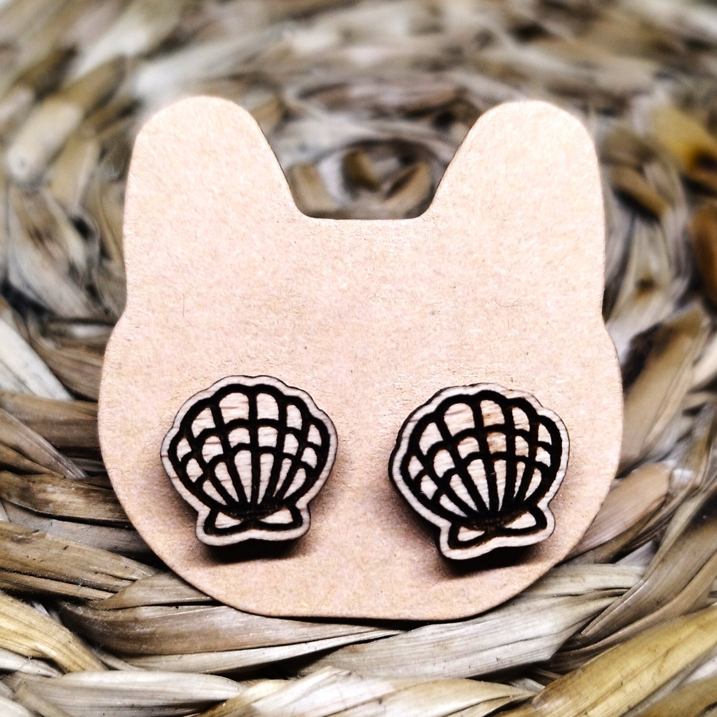 SHELL WOOD EARRINGS