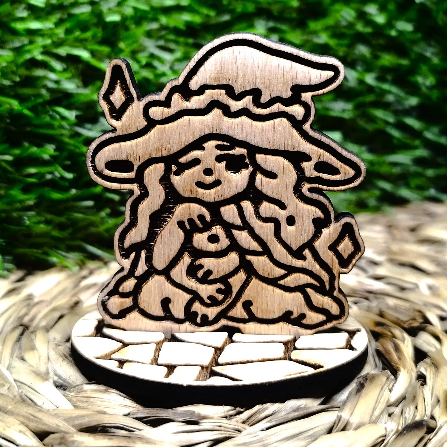 RANNI WOOD STANDEE