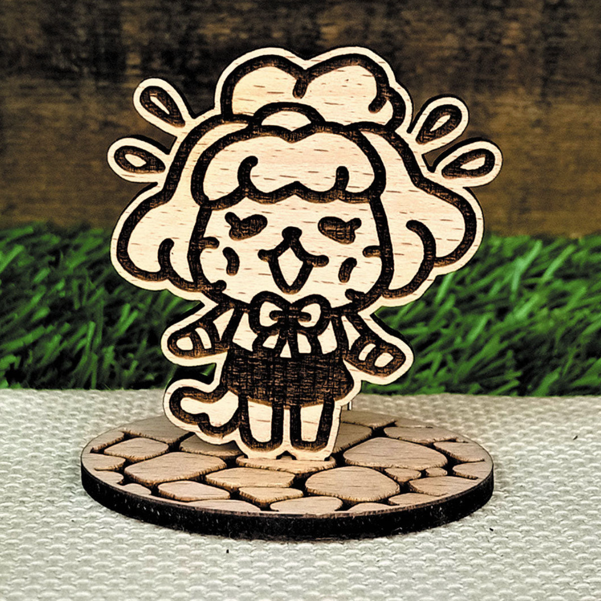 ISABELLE WOOD STANDEE