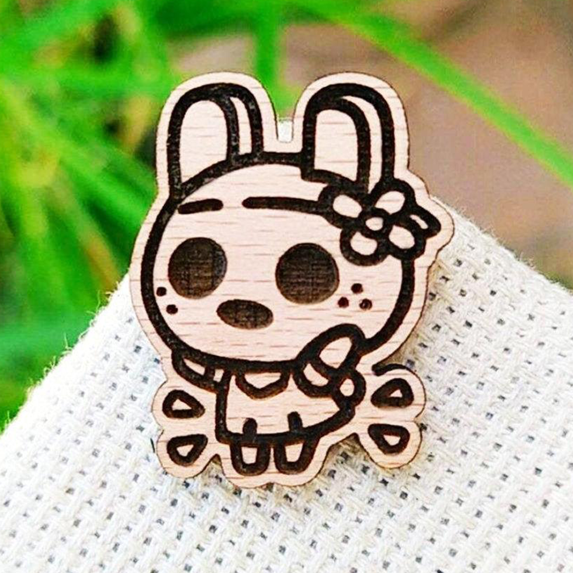 COCO WOOD PIN