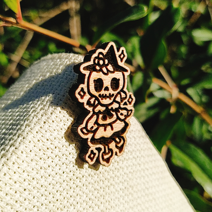 PUMPKIN HEAD WOOD PIN