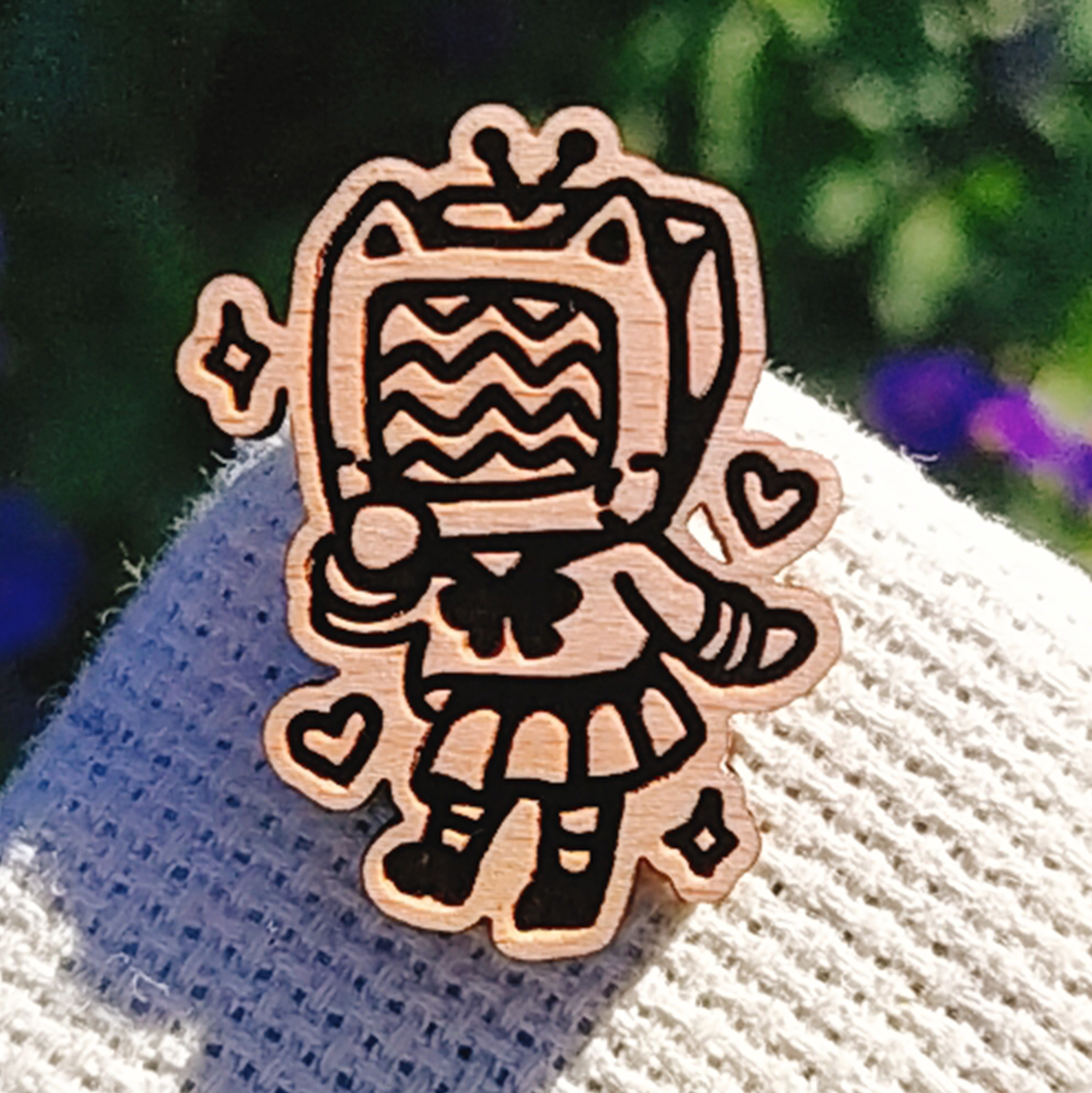 TV GIRL WOOD PIN