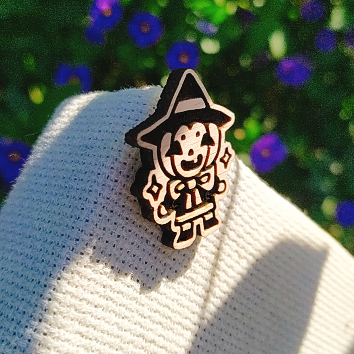 WIZARD PUMPKIN WOOD PIN